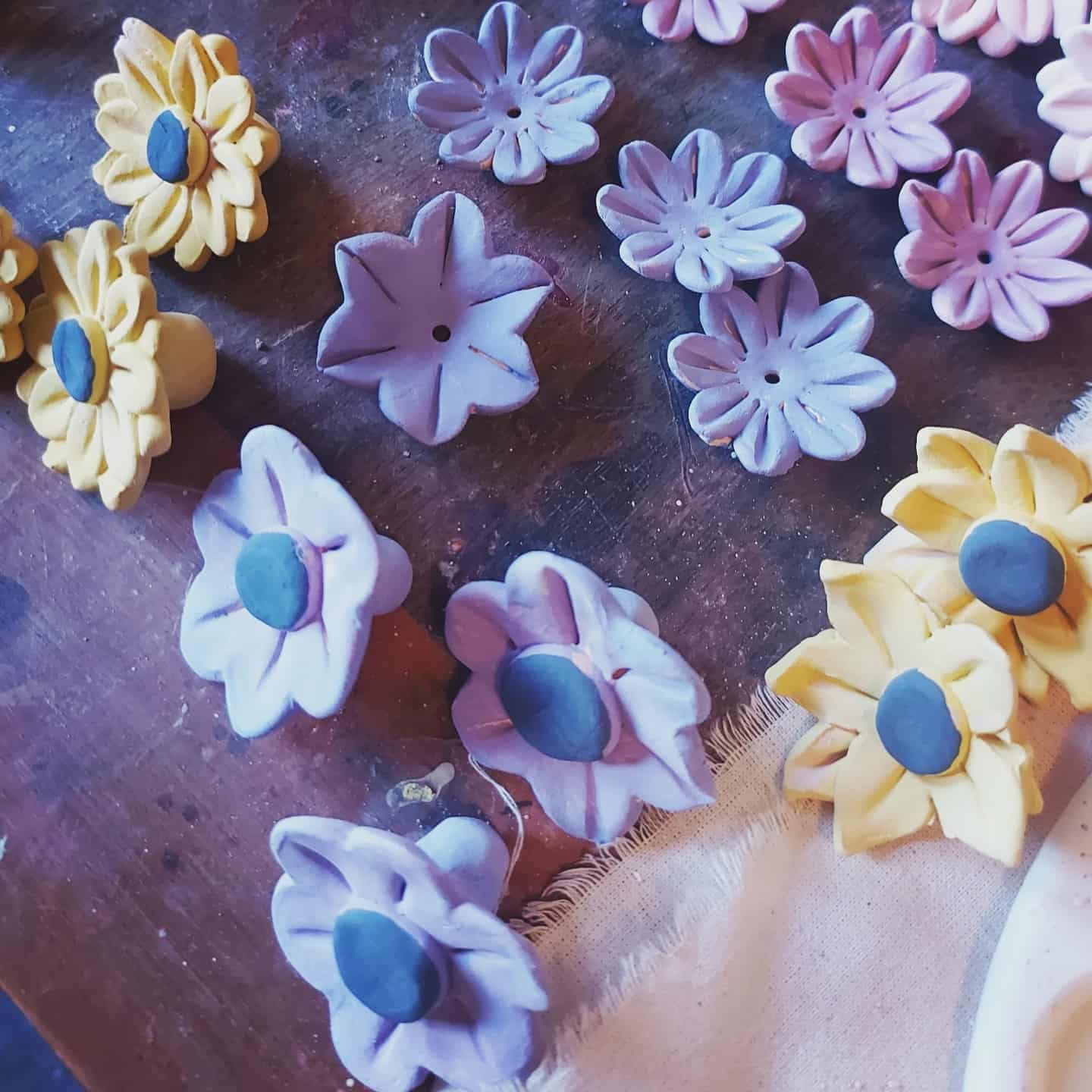 Flowers Pottery Workshop (Painting Session - Wed 12th Nov)