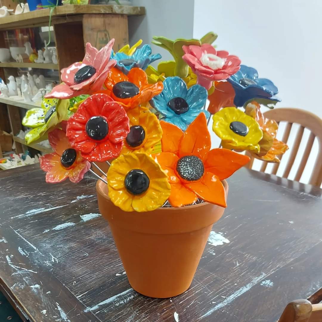 Flowers Pottery Workshop (Friday 10th January 6-8pm)