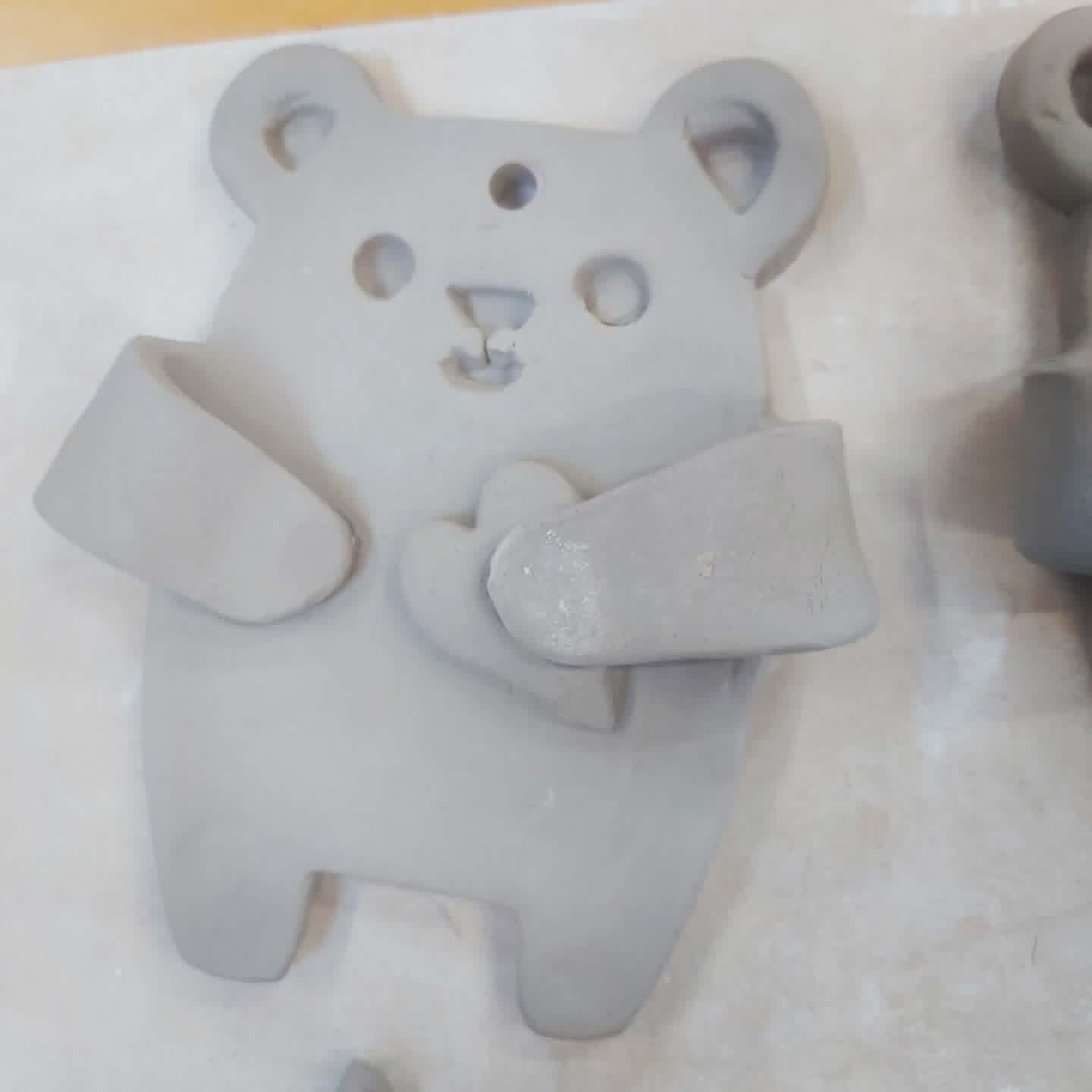 [Hawera] "Hug me" Pottery Animals Workshop (Saturday 23rd May 2026 11am-12pm)
