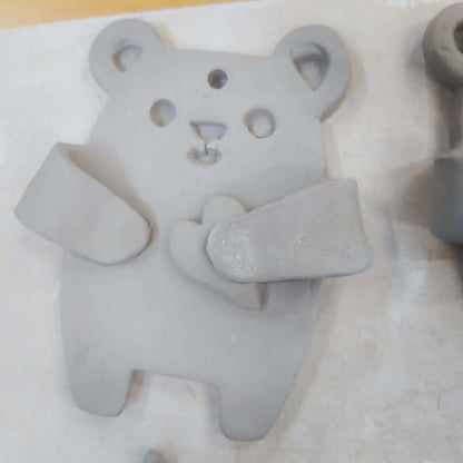 [Hawera] "Hug me" Pottery Animals Workshop (Saturday 23rd May 2026 11am-12pm)
