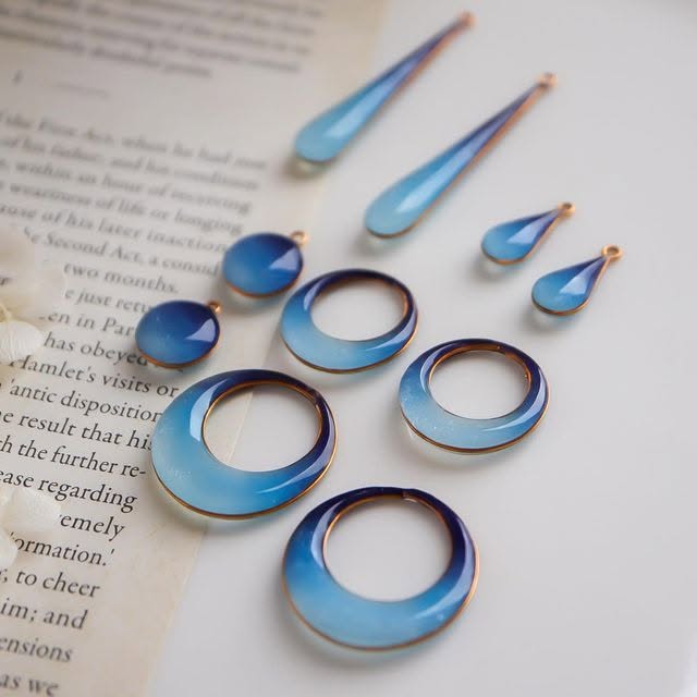UV Resin Jewellery Workshop (Friday 14th August 2026 6-8pm)
